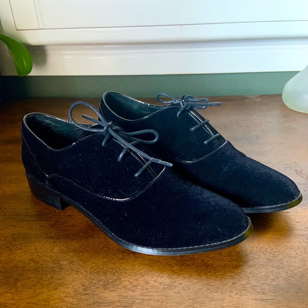 Chelsea Crew Taxi oxfords in black velvet